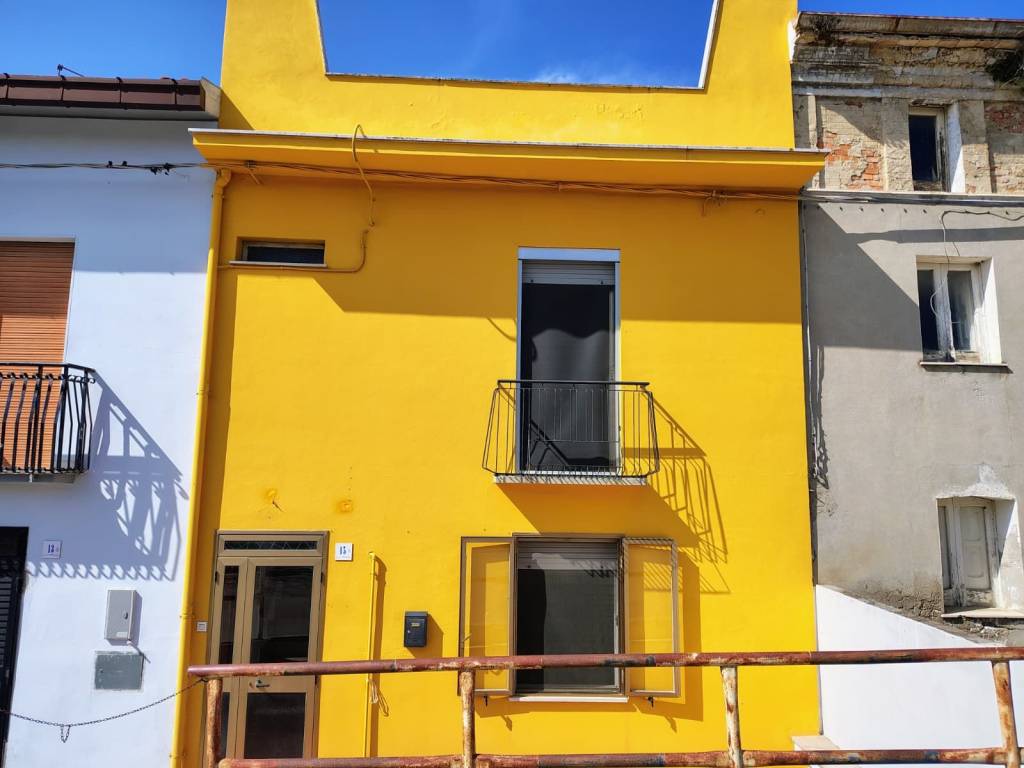 casa indipendente in vendita a Castel Frentano in zona Colle Ceraso