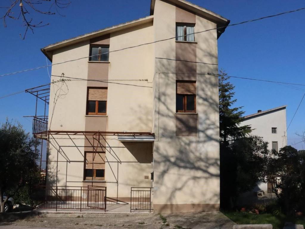 casa indipendente in vendita a Castel Frentano