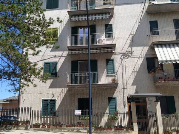casa indipendente in vendita a Castel Frentano