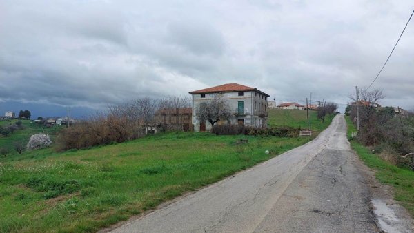 casa semindipendente in vendita a Castel Frentano in zona Lentesco