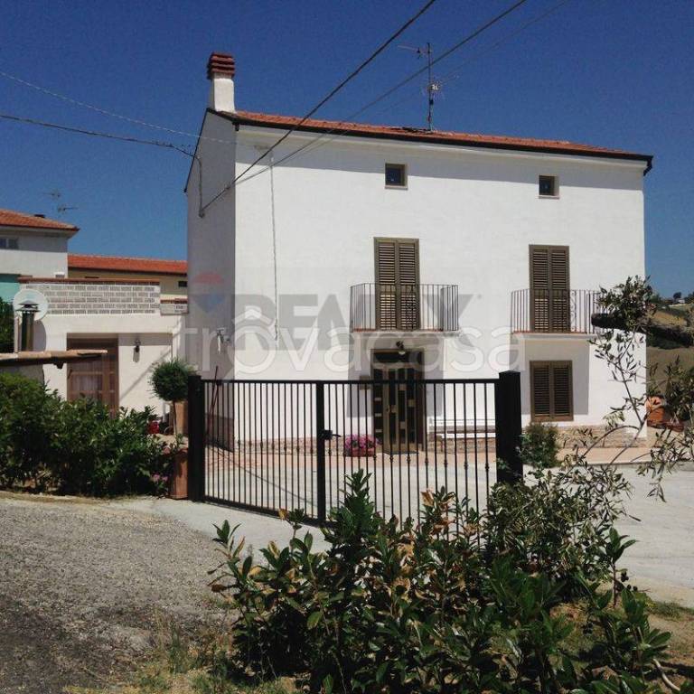 casa indipendente in vendita a Castel Frentano in zona San Vincenzo
