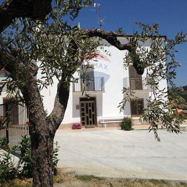 casa indipendente in vendita a Castel Frentano in zona San Vincenzo
