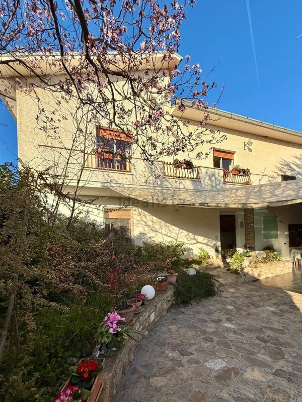 appartamento in vendita a Castel Frentano in zona Feltrino
