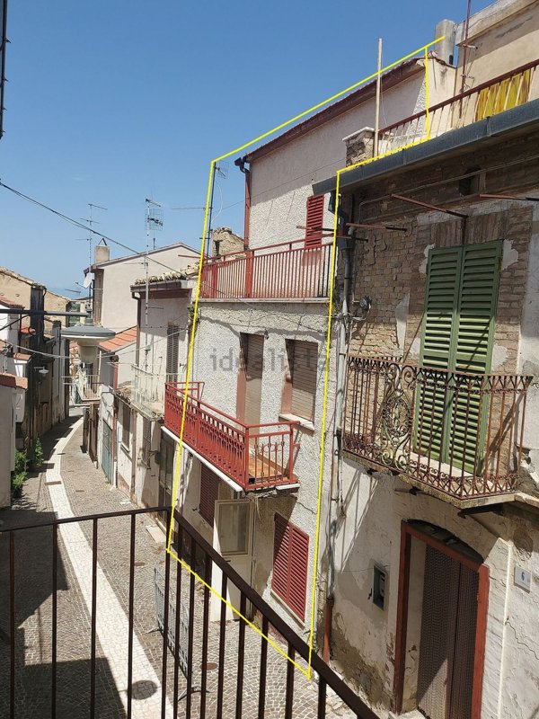 casa indipendente in vendita a Castel Frentano in zona Pera