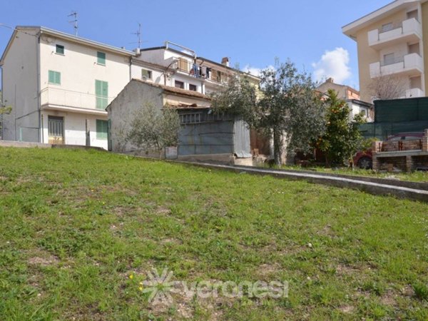casa indipendente in vendita a Castel Frentano in zona Pera