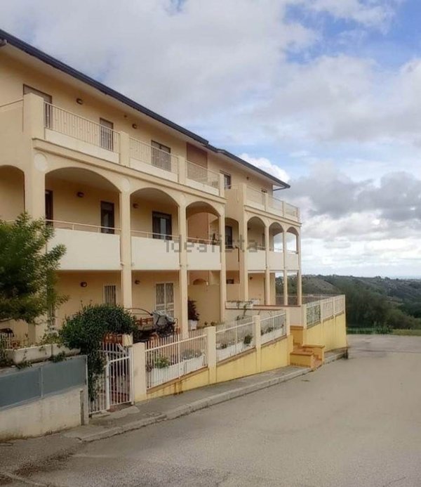 appartamento in vendita a Castel Frentano in zona Pera