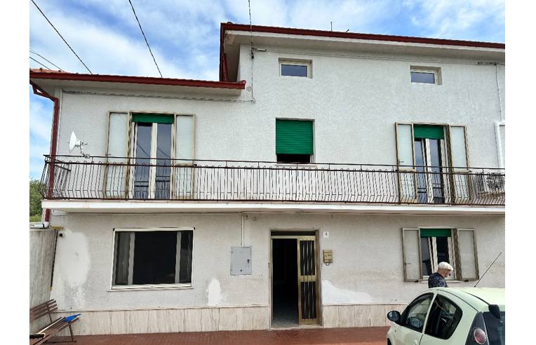 casa indipendente in vendita a Castel Frentano