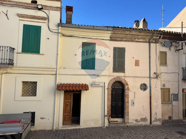 casa semindipendente in vendita a Castel Frentano