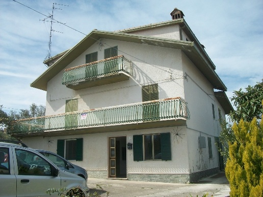 casa indipendente in vendita a Castel Frentano