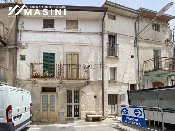 casa indipendente in vendita a Castel Frentano in zona Pera