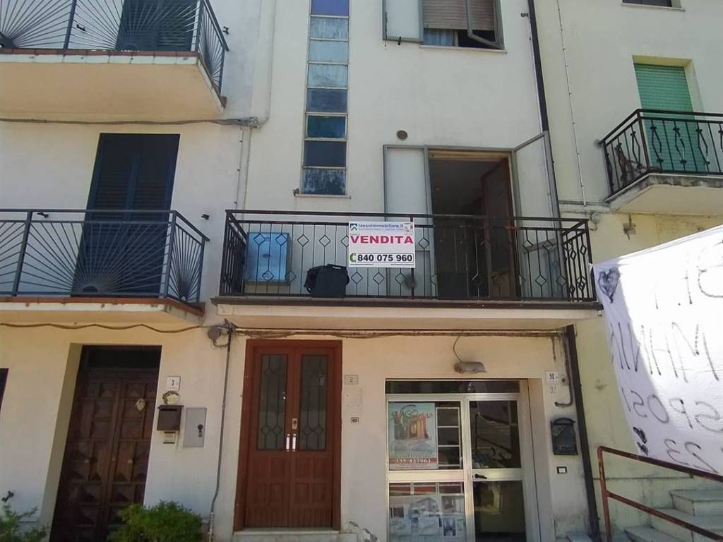 casa indipendente in vendita a Castel Frentano in zona Pera