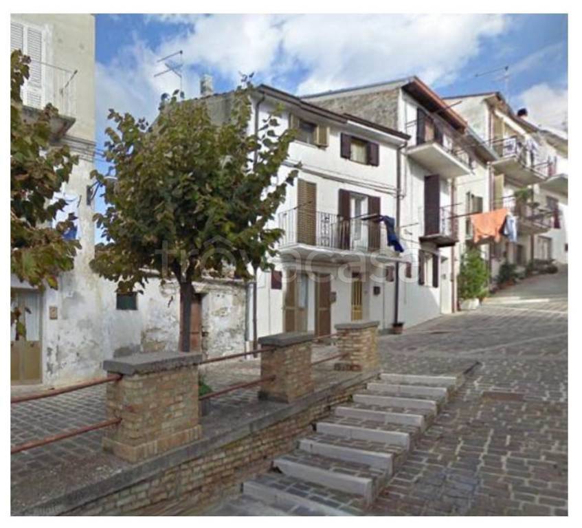 casa indipendente in vendita a Castel Frentano in zona Pera
