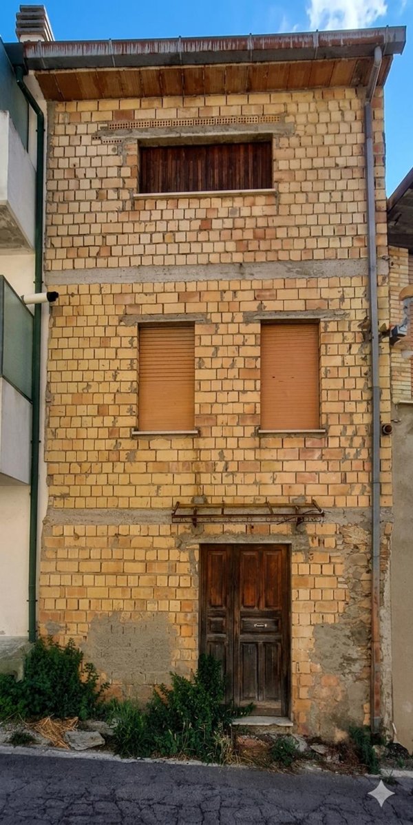 casa indipendente in vendita a Castel Frentano in zona Pera