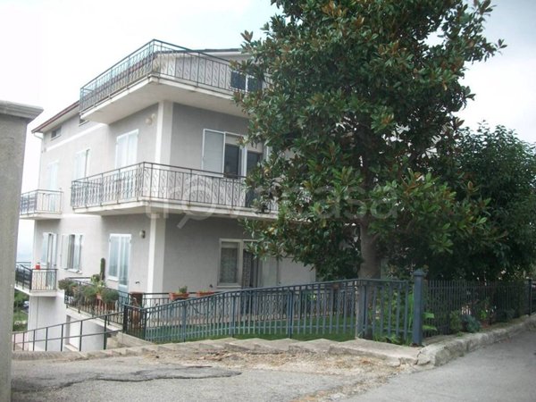 appartamento in vendita a Castel Frentano in zona Pera