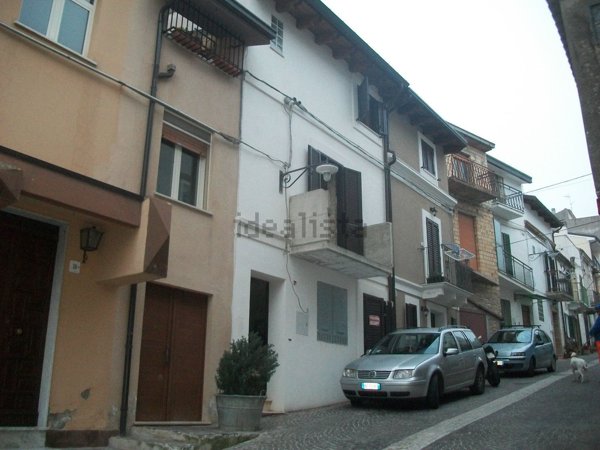 casa indipendente in vendita a Castel Frentano in zona Pera