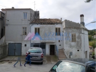 casa indipendente in vendita a Castelguidone