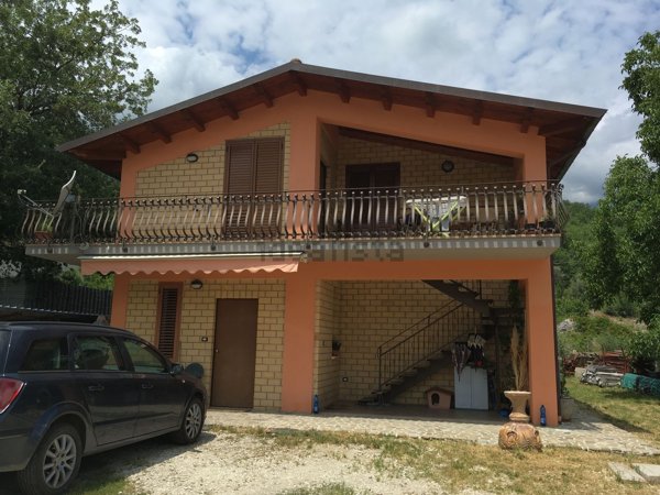 casa indipendente in vendita a Castiglione Messer Marino