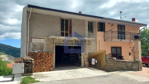 casa indipendente in vendita a Castiglione Messer Marino