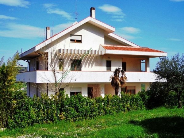 casa indipendente in vendita a Chieti in zona La Villetta