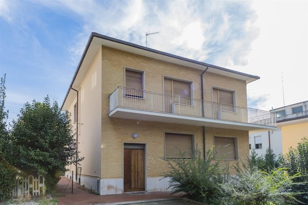 casa indipendente in vendita a Chieti in zona Tricalle