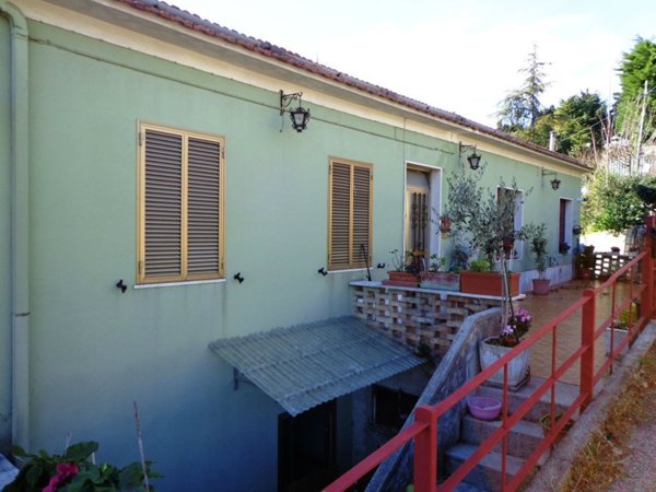 casa indipendente in vendita a Chieti in zona Centro Città