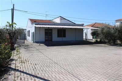 casa indipendente in vendita a Chieti