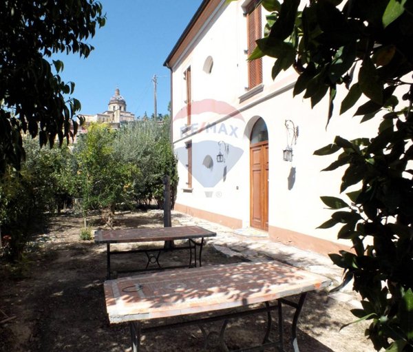 casa indipendente in vendita a Chieti in zona Centro Città