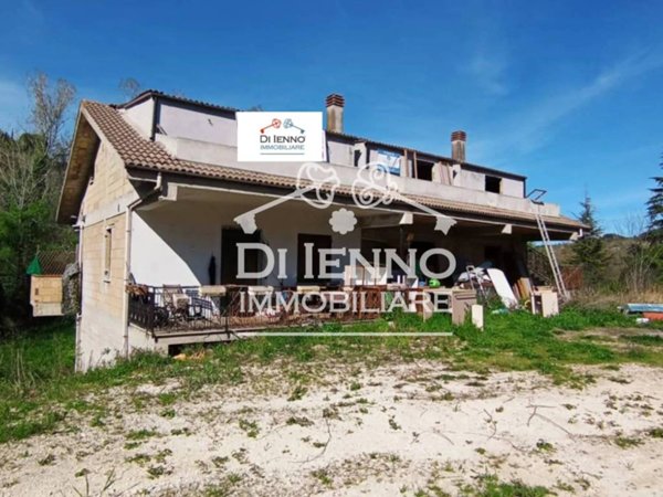 casa indipendente in vendita a Chieti