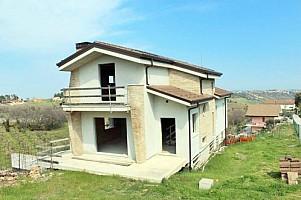 casa indipendente in vendita a Chieti