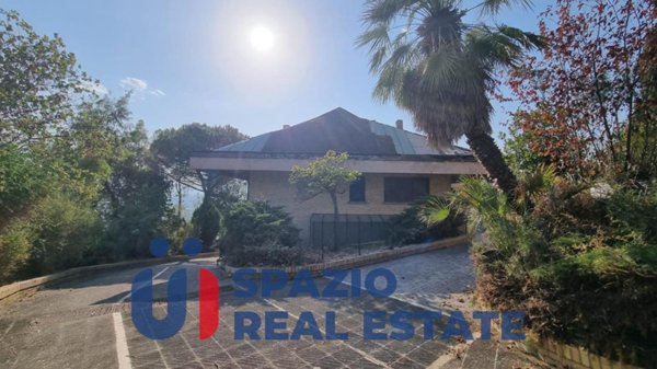 casa indipendente in vendita a Chieti in zona Madonna della Vittoria