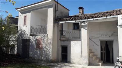 casa indipendente in vendita a Chieti in zona Centro Città