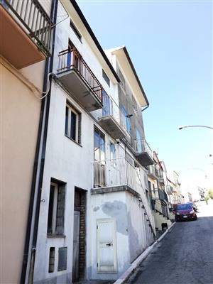 casa indipendente in vendita a Chieti in zona Centro Città