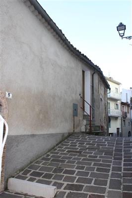 casa indipendente in vendita a Chieti in zona Centro Città