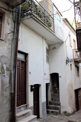 casa indipendente in vendita a Chieti in zona Centro Città