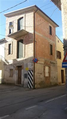 casa indipendente in vendita a Chieti in zona Centro Città