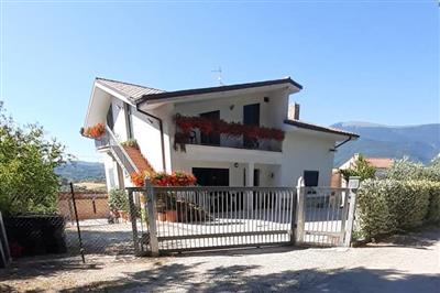 casa indipendente in vendita a Chieti