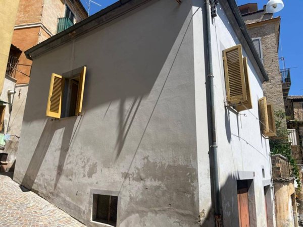 casa indipendente in vendita a Chieti in zona Centro Città