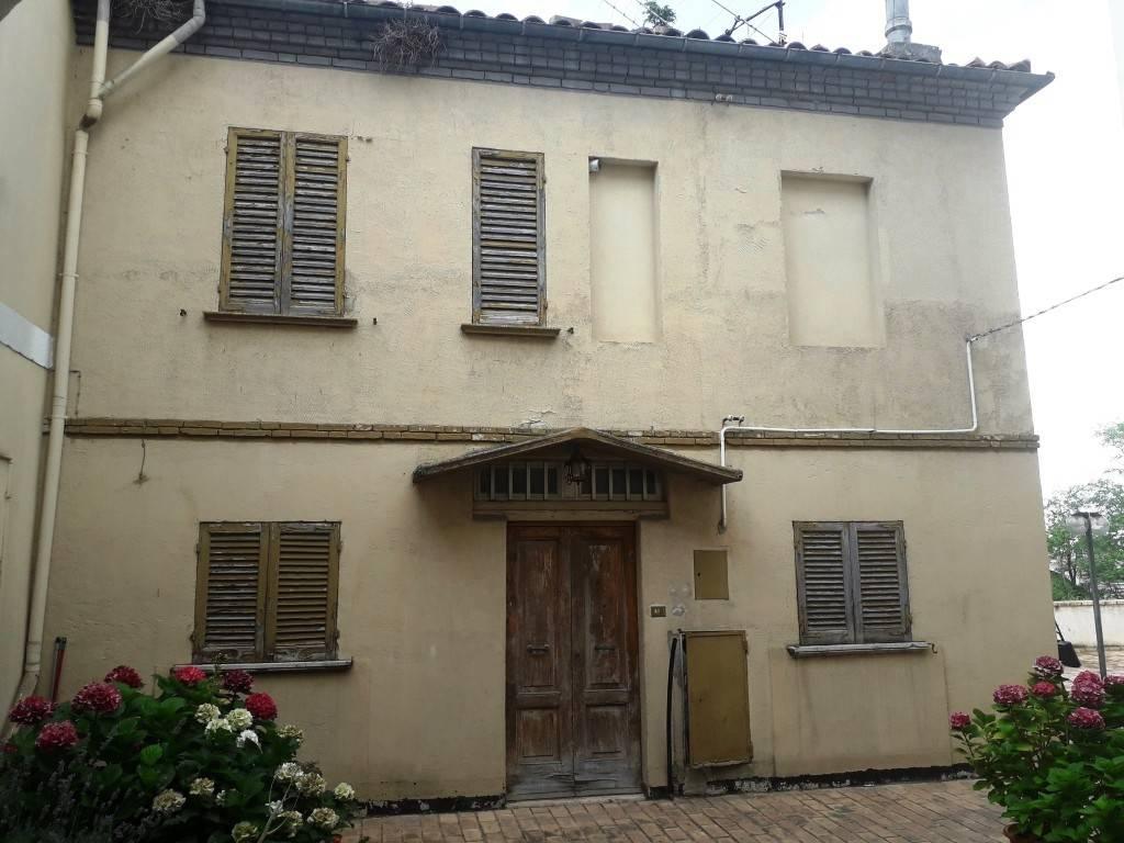 casa indipendente in vendita a Chieti in zona Centro Città