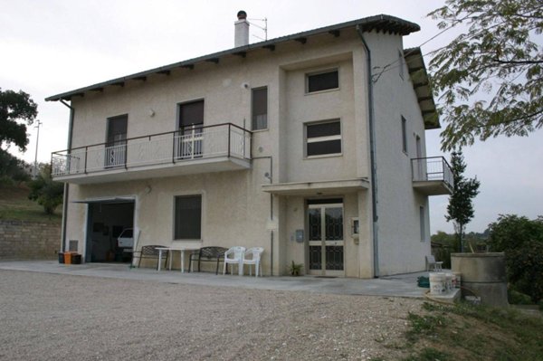 casa indipendente in vendita a Chieti