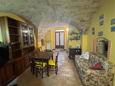 casa indipendente in vendita a Chieti in zona Centro Città