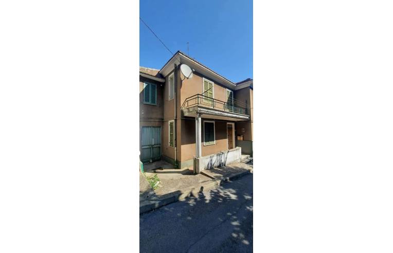 casa indipendente in vendita a Chieti in zona Centro Città