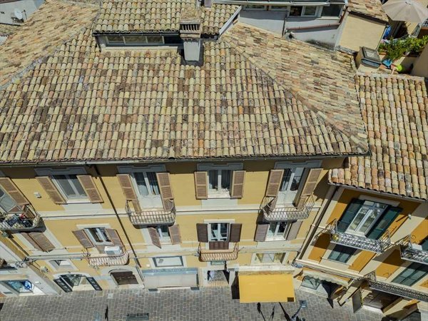 locale commerciale in vendita a Chieti