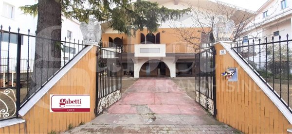 casa indipendente in vendita a Chieti in zona Tricalle