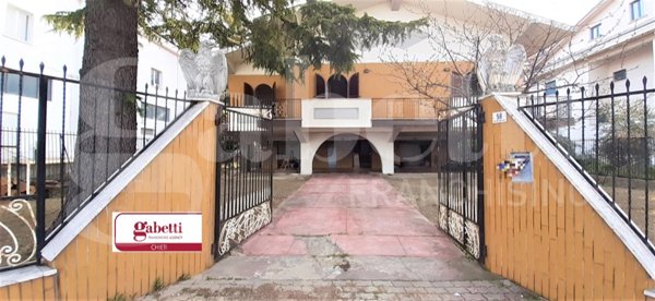 casa indipendente in vendita a Chieti in zona Tricalle