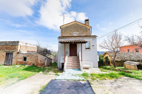 casa indipendente in vendita a Chieti