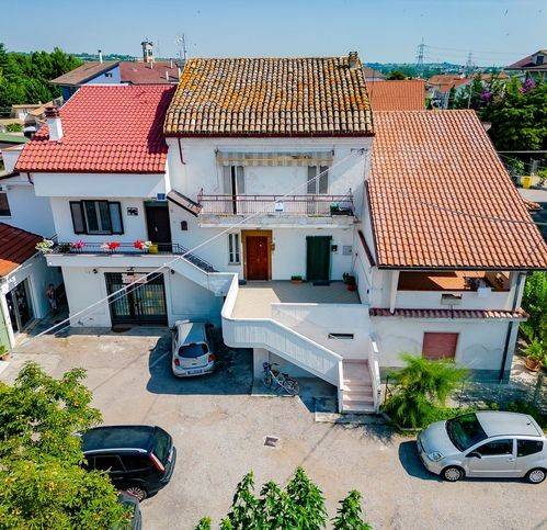appartamento in vendita a Chieti in zona Brecciarola