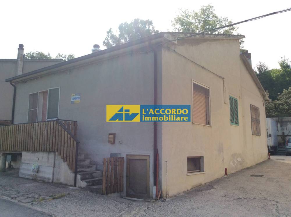casa indipendente in vendita a Chieti in zona Chieti Scalo