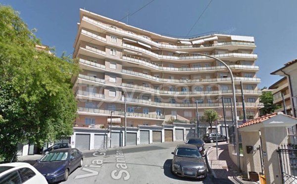 appartamento in vendita a Chieti in zona Madonna degli Angeli