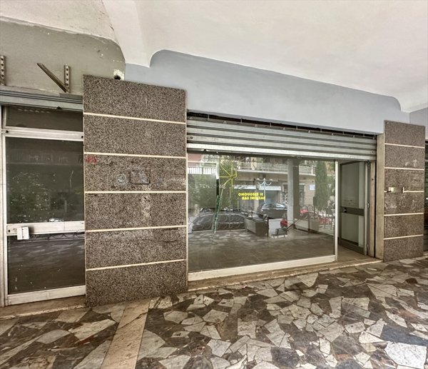 negozio in vendita a Chieti in zona Chieti Scalo