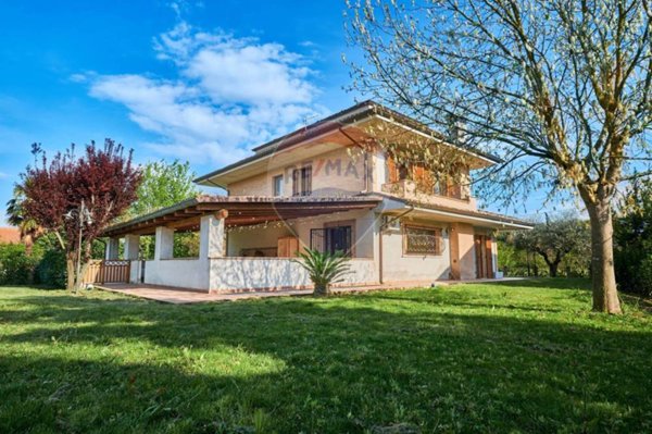 casa indipendente in vendita a Chieti in zona Brecciarola